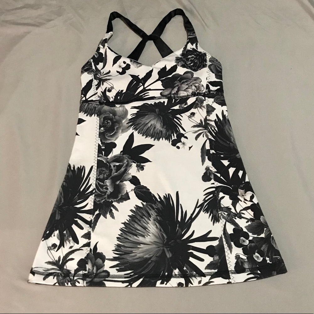Lululemon workout top